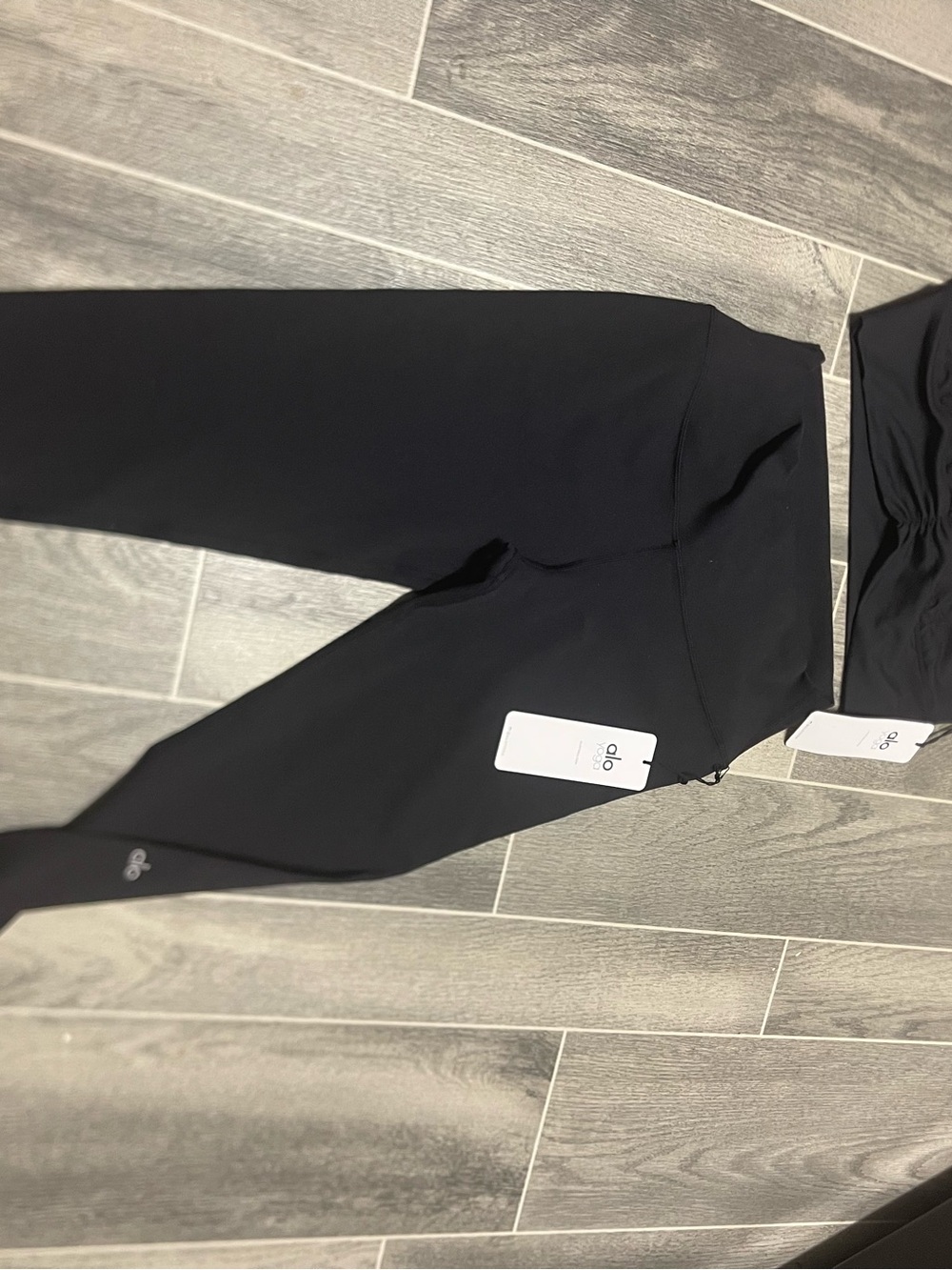 ALO Yoga Black Performance Leggings with Discreet Logo